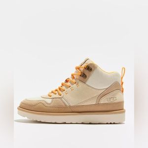 NWOT Ugg Highland Hi Heritage boot size 8